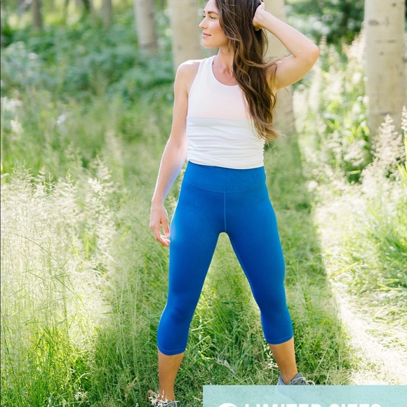 Blue Zyia Crop Tights - Picture 5 of 5